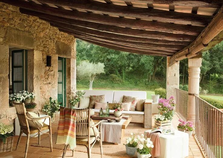 Прованс в частном доме фото Delightful farmhouse renovation with vintage-inspired details in Spain Porches d