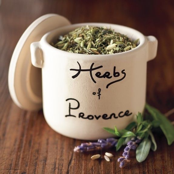 Прованские травы фото Herbes de Provence in Ceramic Crock Gourmet Spices Herbs de provence, Gourmet sp