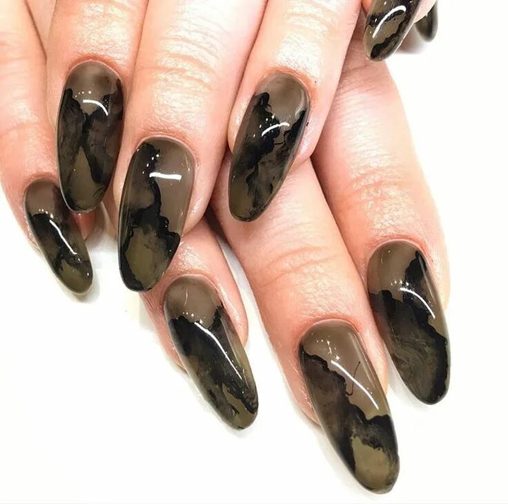 Прозрачные черные ногти маникюр @chchesney natural nails are so long they barely fit in this pic! My smokey marb