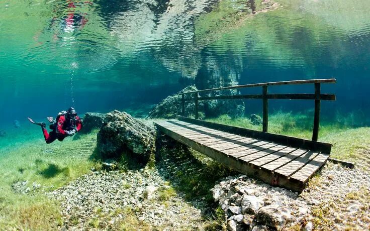 Прозрачные озера фото Austria's Magical Green Lake 'Disappears' in the Winter Green lake austria, Unde