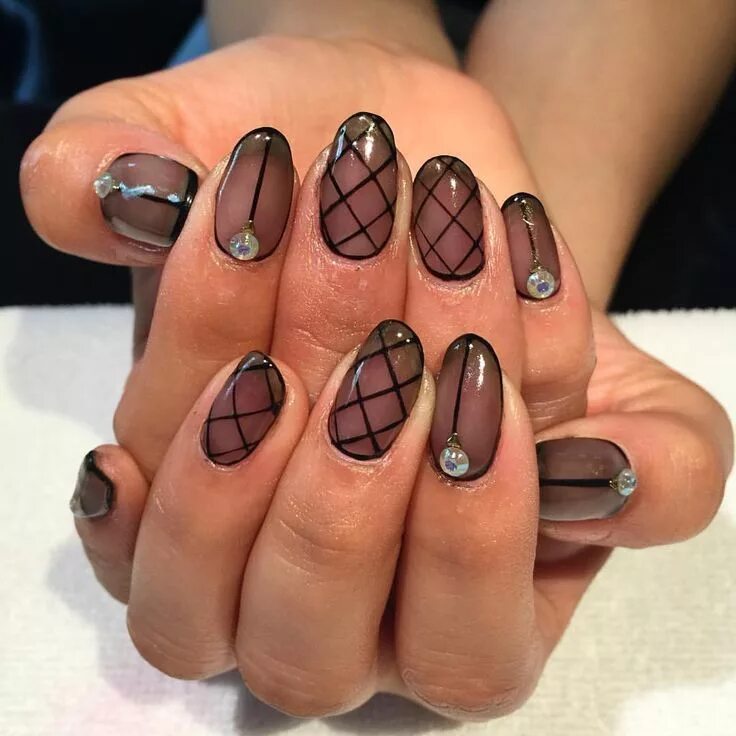 Прозрачный черный маникюр heynicenails Sheer nails, Lace nails, Lace nail art