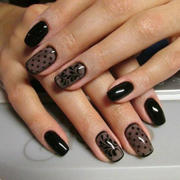 Прозрачный черный маникюр Маникюр вуаль или колготки Black nails with glitter, Black acrylic nails, Black 