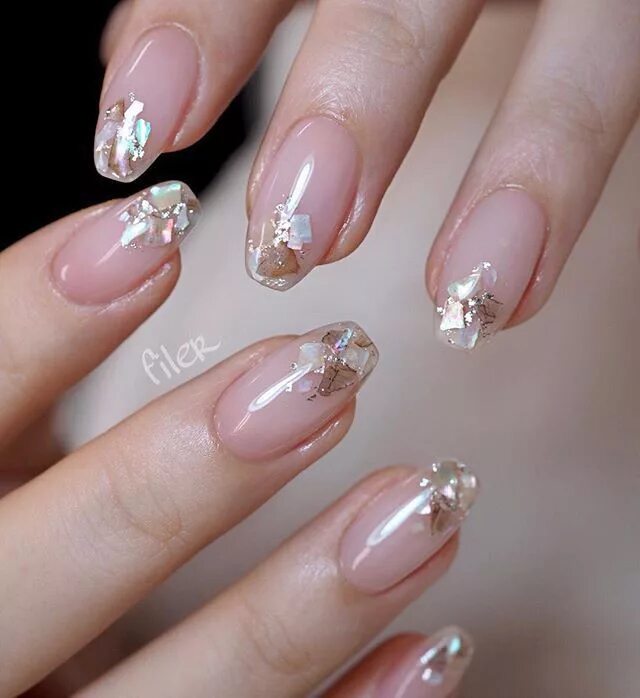 Прозрачный дизайн ногтей фото Pin by Unicorn on Manicure Solid color nails, Bridal nails, Gold nail art