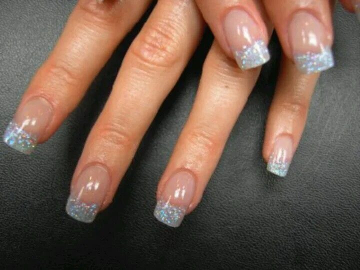 Прозрачный дизайн ногтей фото Love it Silver nail designs, Glitter tip nails, Glitter nails diy