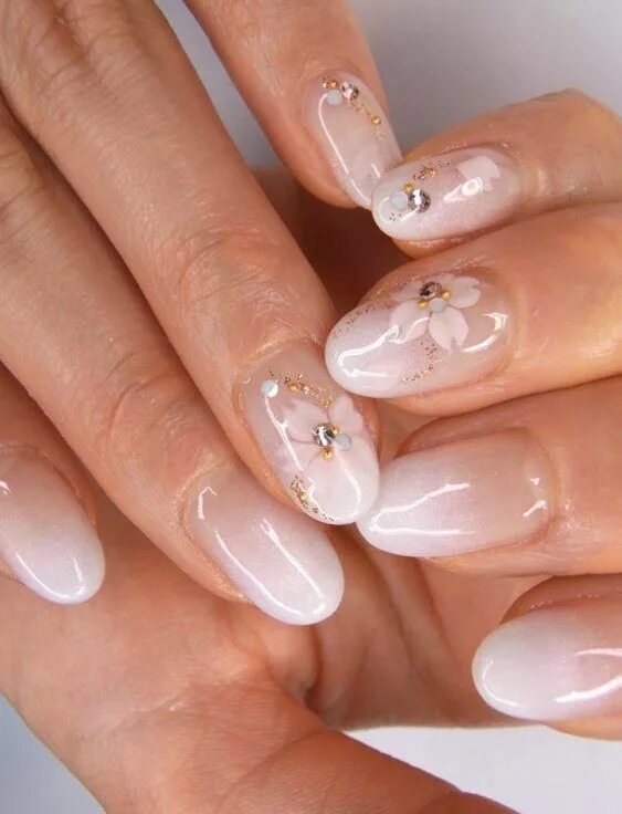 Прозрачный маникюр френч фото nails nail Floral nails, Sparkly nails, Floral nail art