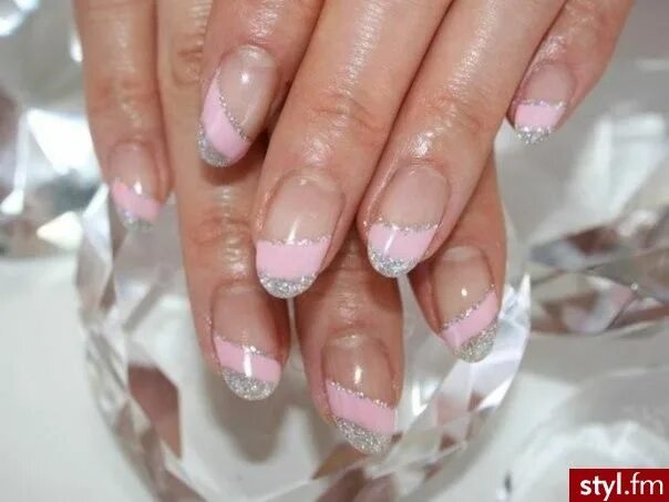 Прозрачный маникюр френч фото Styl.fm Magazyn o modzie i urodzie Nails, Nail art, Nail art designs