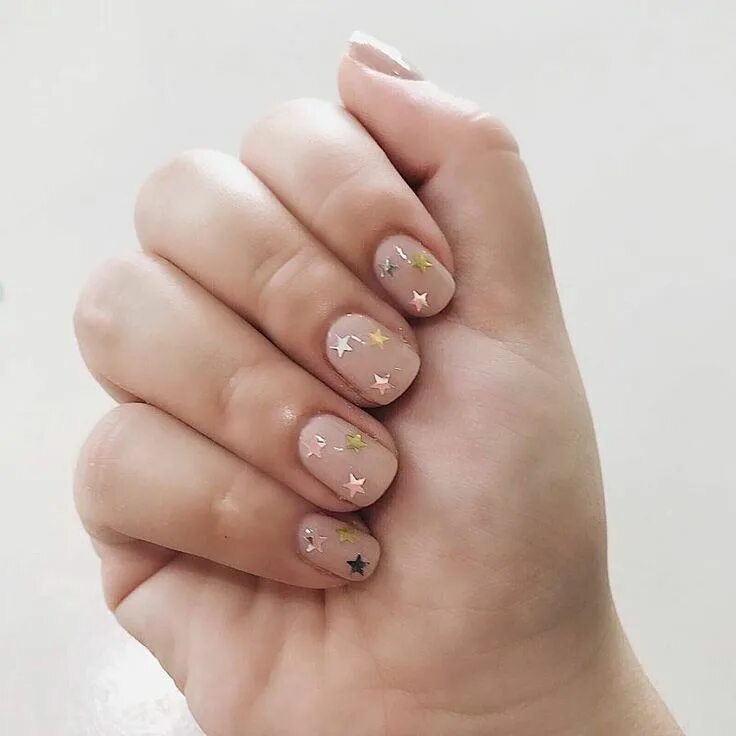 Прозрачный маникюр на короткие ногти Little Sparkly Stars Short nail designs, Gorgeous nails, Neutral nails