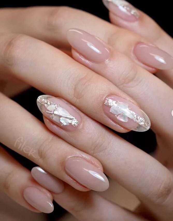 Прозрачный маникюр на миндаль 24 Cute Pink Short Nails Design With Printing For Valentine's Day Nails Almond a