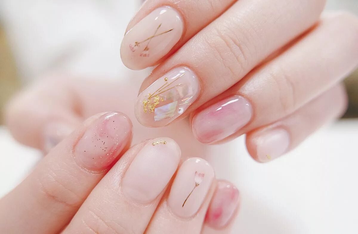 Прозрачный маникюр с дизайном на короткие ногти Pin by Cuteopia on Style - Hands + Nails Swag nails, Korean nail art, Nail manic