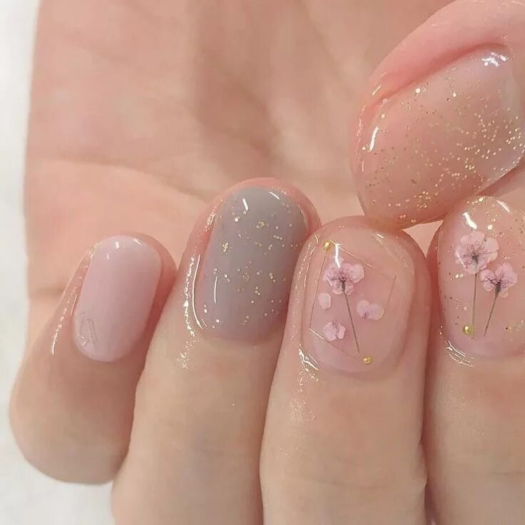 Прозрачный маникюр с рисунком на коротких Pin on Маникюр Stylish nails, Manicure, Flower nails