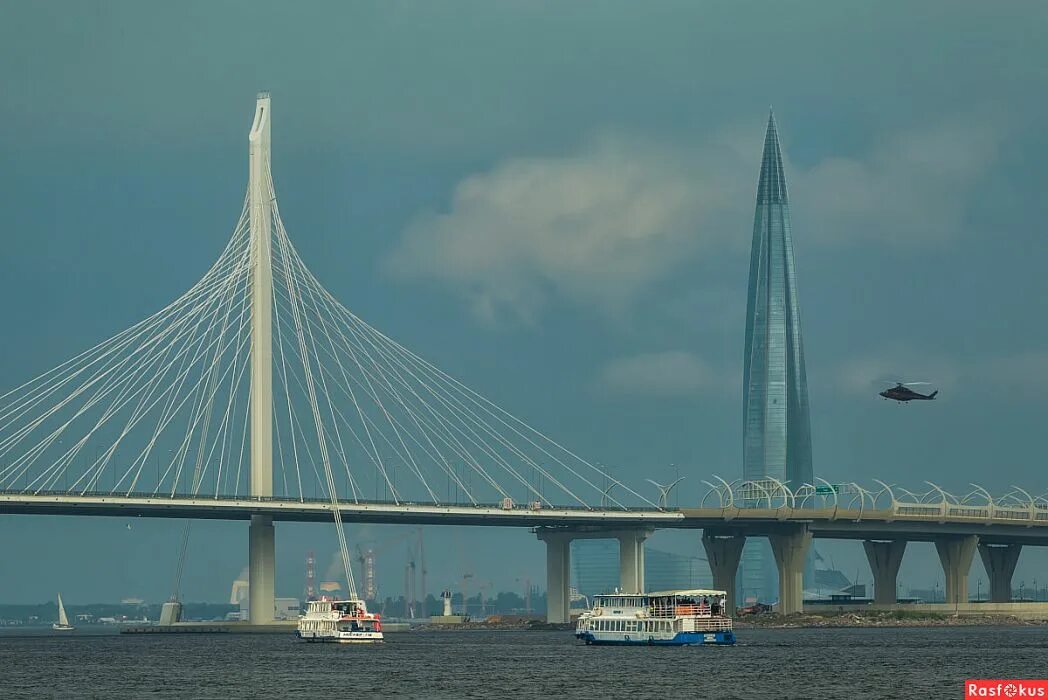 Прозрачный мост санкт петербург фото лахта На кораблике к Лахта центру: прогулка по Неве и Финскому заливу - Guideburg, СПб