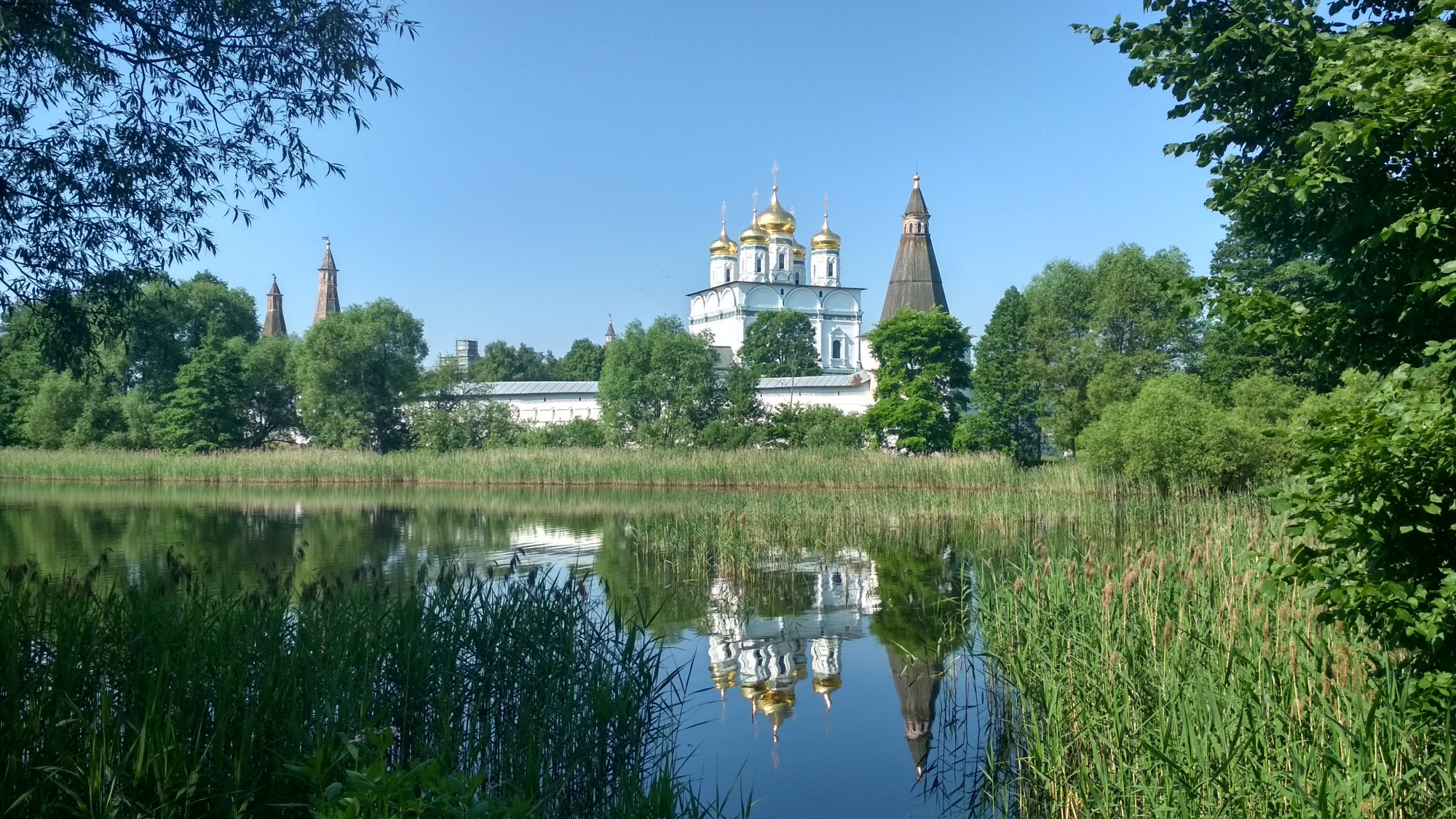 Пруды иосифо волоцкого монастыря фото видео Вдохновляющее Подмосковье: Иосифо-Волоцкий монастырь - Радиостанция КНЛС