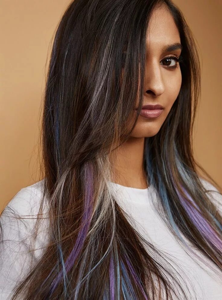 Пряди на коричневые волосы фото Josh Wood: colore e nuovi trend Peekaboo hair, Hair color blue, Brunette hair co