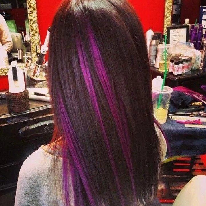 Пряди на коричневые волосы фото #probando Purple hair highlights, Hair color streaks, Hair color purple