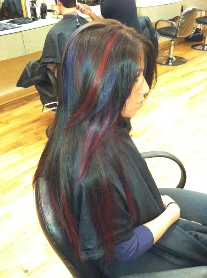 Пряди на темных волосах длинных фото There are those random colors again, kind of liking it! Haircuts for long hair w