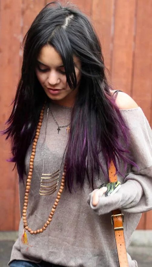 Пряди на темных волосах фото Vanessa Hudgens Hairstyles 2013 Hair color purple, Purple hair, Purple brown hai