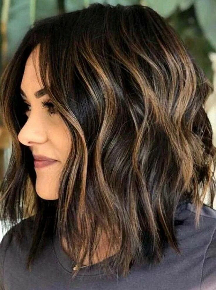 Пряди на темных волосах фото каре 30+ Gorgeous Medium Bob Hairstyles Trends Ideas For 2019 #LongBobHaircuts Mechas