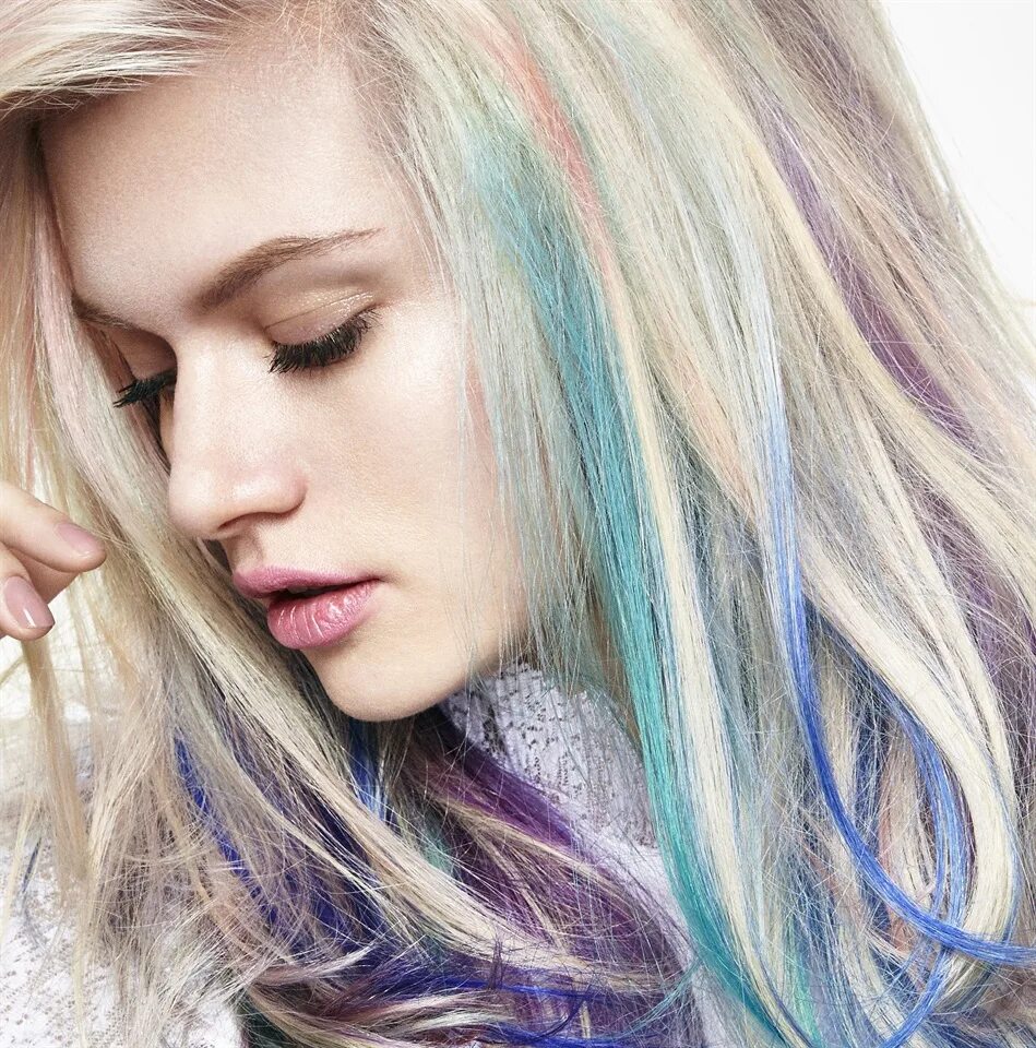 Прядки на светлые волосы фото Rainbow hair: quali colori scegliere per capelli e make-up? Vogue Italia