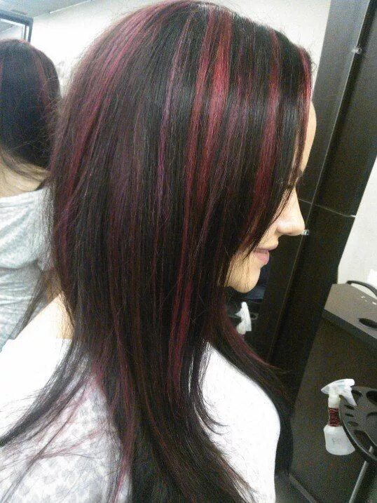 Прядки на темные волосы фото red highlights on dark hair Dark hair with highlights, Black red hair, Dark hair