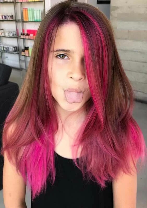 Прядки розовые фото Pin by Carolyn DeBruhl on Ellie looks like cousin it Kids hair color, Hair color