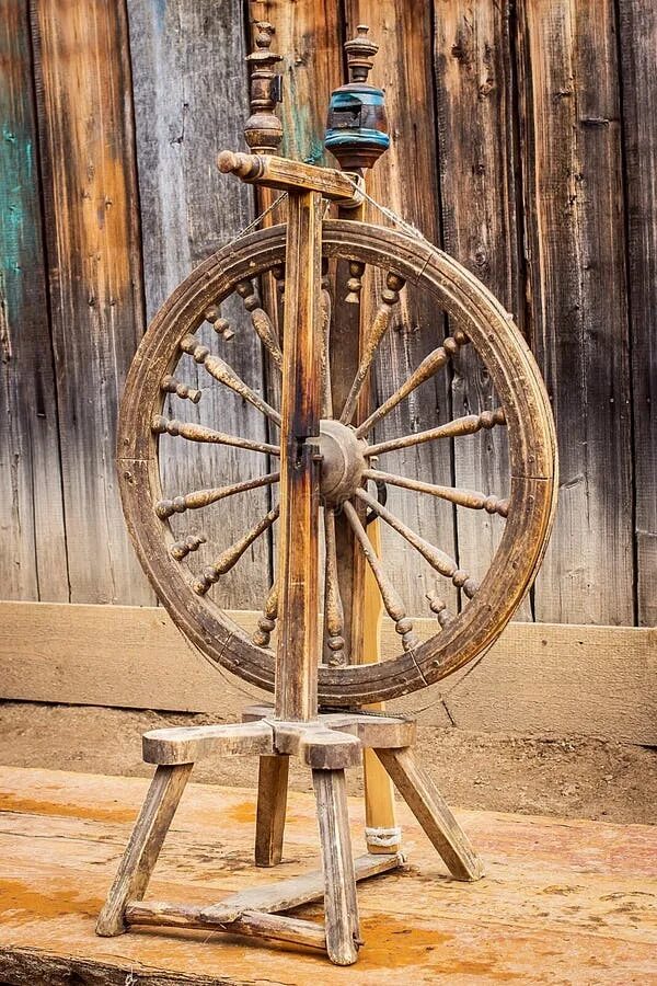 Прялка деревянная с колесом фото Old spinning wheel stock image. Image of wool, vintage - 56650981