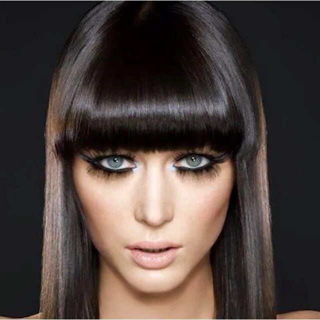 Прямая челка фото Sleek hair and big lashes Beleza