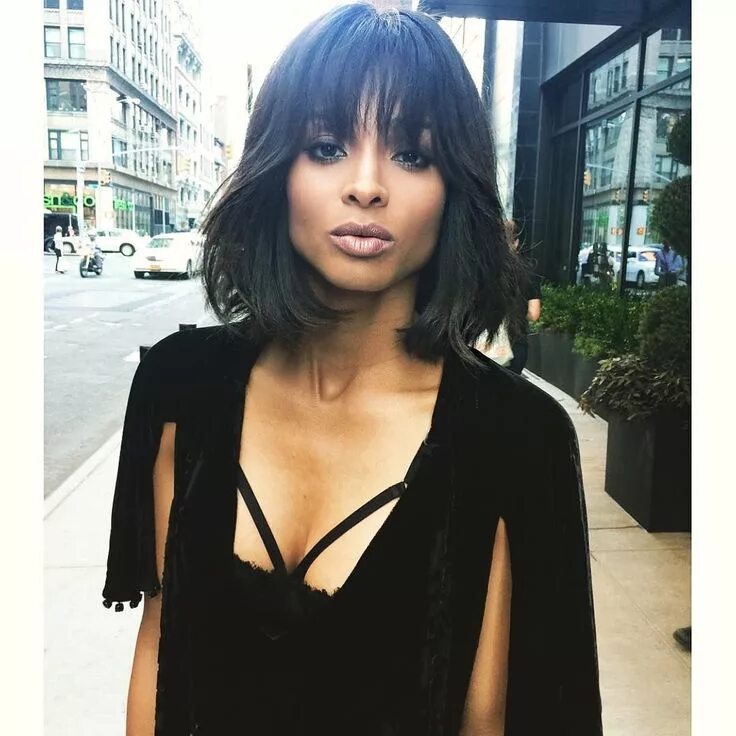 Прямое каре с челкой шторкой фото 30 Cute Short Bob Hairstyle With Bangs Ideas - Nona Gaya Medium hair styles, Bob