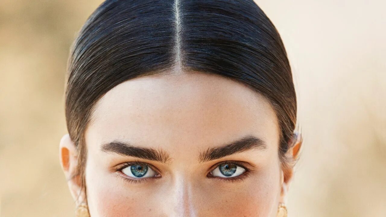 Прямые брови фото The Surprising Trick to Fuller, Thicker Eyebrows Vogue