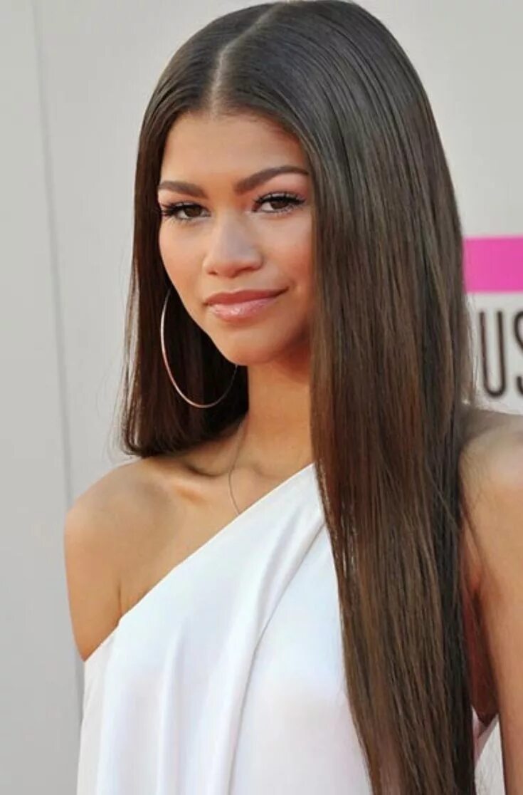 Прямые волосы без челки фото Pin by Stacy Dudley on Zendaya Stylish hair, Long hair styles, Gorgeous hair