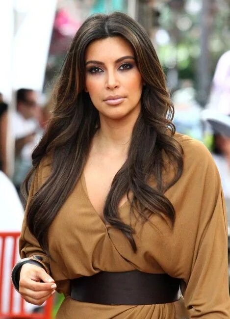 Прямые волосы укладка фото Long Hairstyles: Long Hair Style for 2013 Kim kardashian hair, Kardashian hair, 