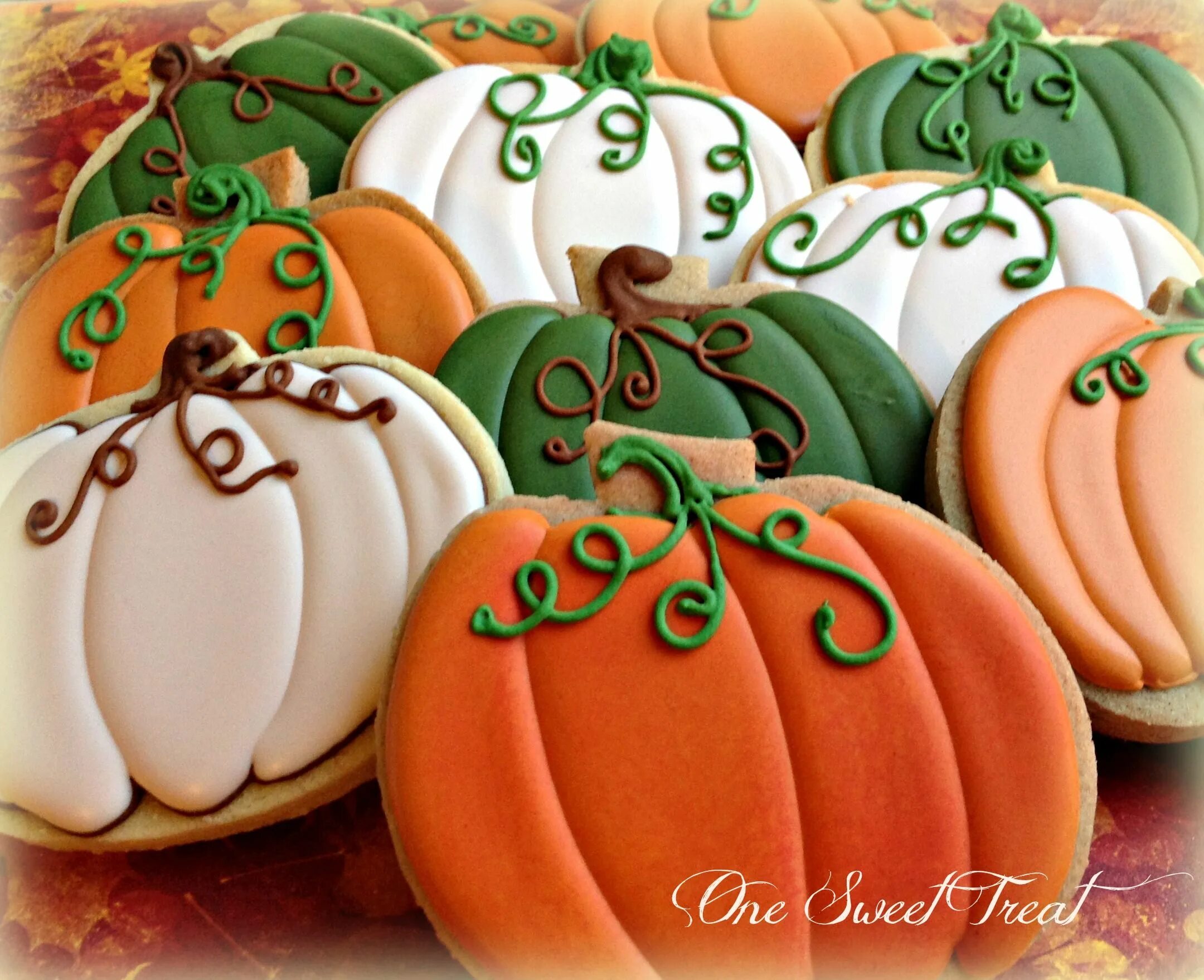 Пряник тыква фото One Sweet Treat " Fall Cookies -2014 Halloween sugar cookies decorated, Pumpkin 