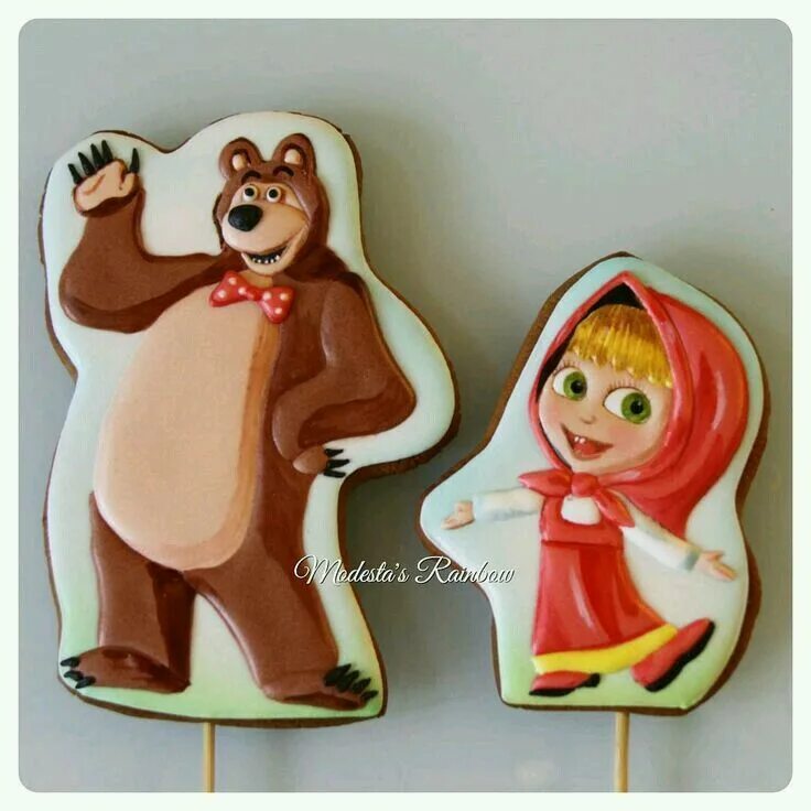 Пряники на торт маша и медведь фото Pin de Судоплатова София em Торты Masha e o urso, Biscoitos decorados, Marsha e 