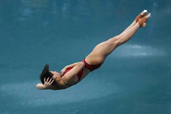 Прыжки в воду женщины фото Chinese Diver Grabs Silver and Gold in Diving Event at Rio O