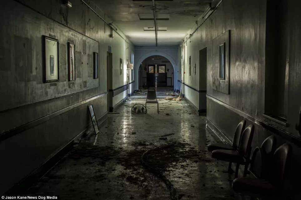 Психбольница фото снаружи Eerie pictures show crumbling shell of abandoned Victorian hospital in 2024 Aban