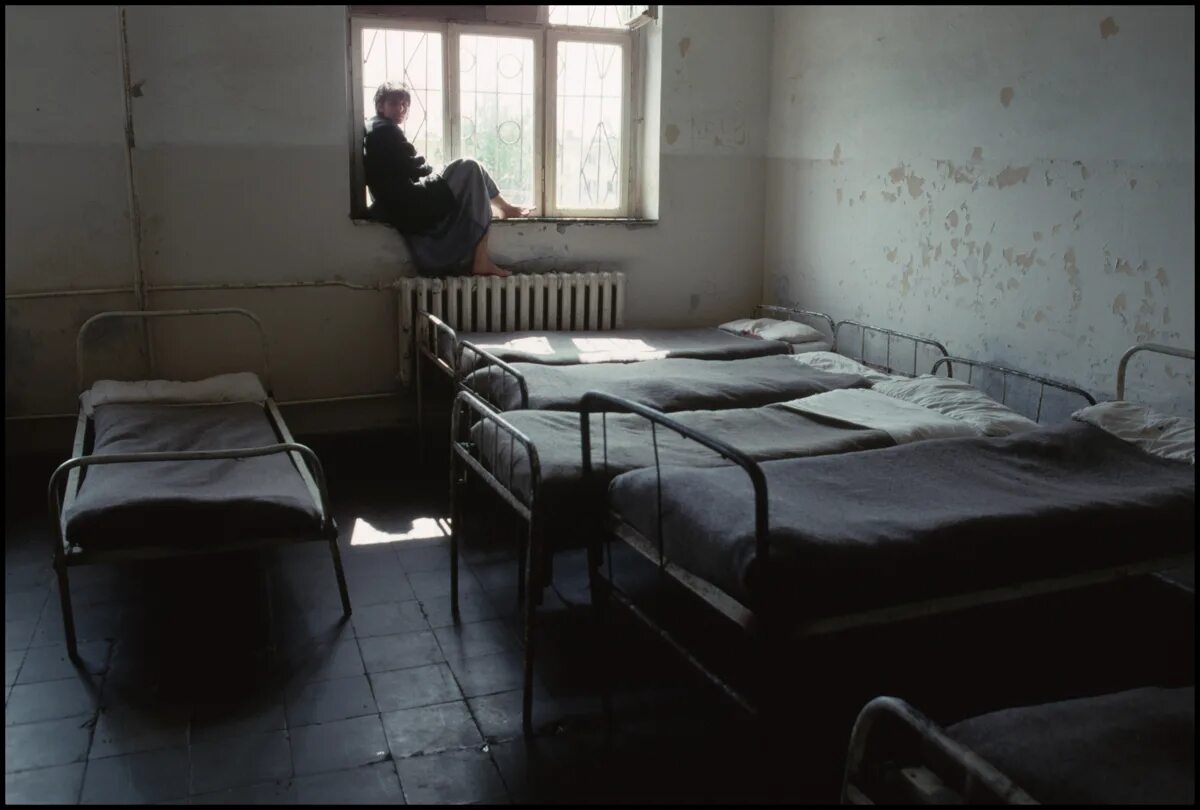 Психиатрическая больница фото внутри War - Peter Turnley