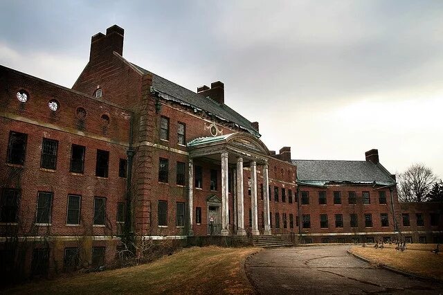 Психиатрическая больница снаружи фото Untitled Abandoned hospital, Abandoned asylums, Abandoned places