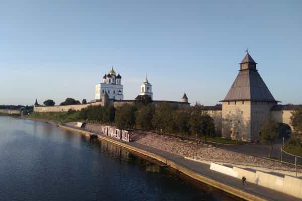 Псков достопримечательности фото Прогулка по набережным рек Великая и Пскова - цена 3 000 ₽, отзывы, расписание