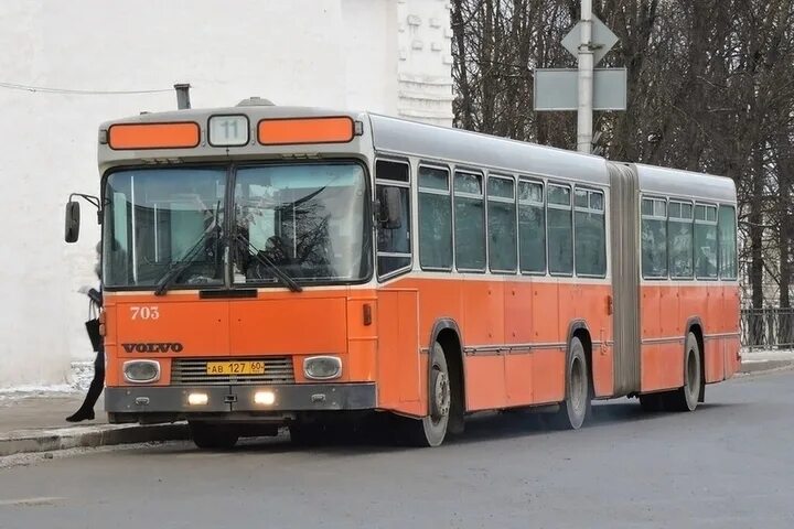 Псков фото автобусы Псковичка: В 11 автобусе катается извращенец - МК Псков