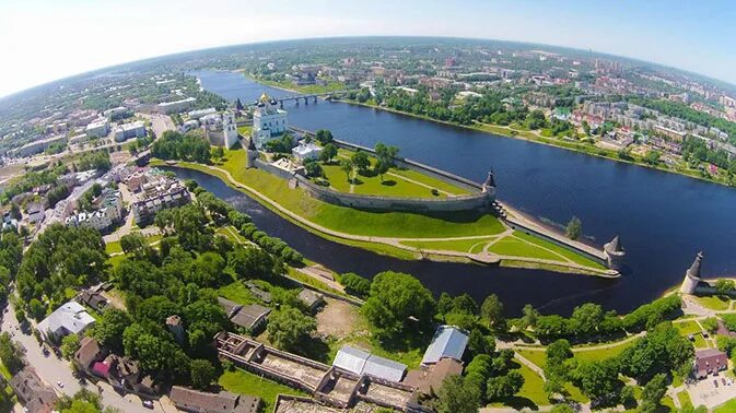 Псков фото города Recreation in motion: a track and field marathon is taking place in Pskov Официа