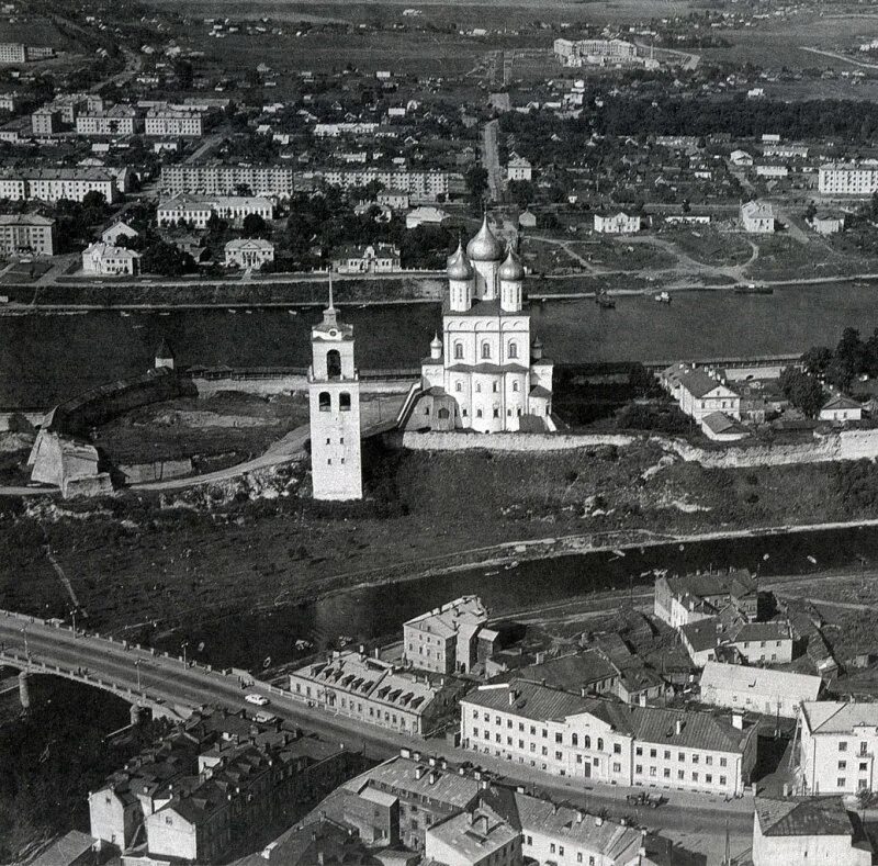 Псков история фото Псков. Вид на Троицкий собор. Советская фотография. #советскийпсков 2018 Псковск