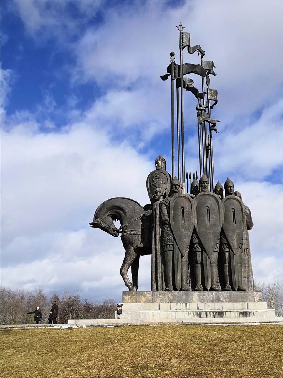 Псков памятник невскому фото Псков памятник александру невскому