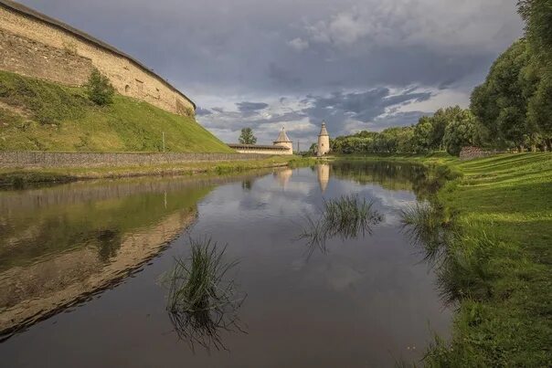 Псков река великая фото Псковский Кром. Река Пскова. Псков Фото: alexOmRam 2022 Русская культура ВКонтак