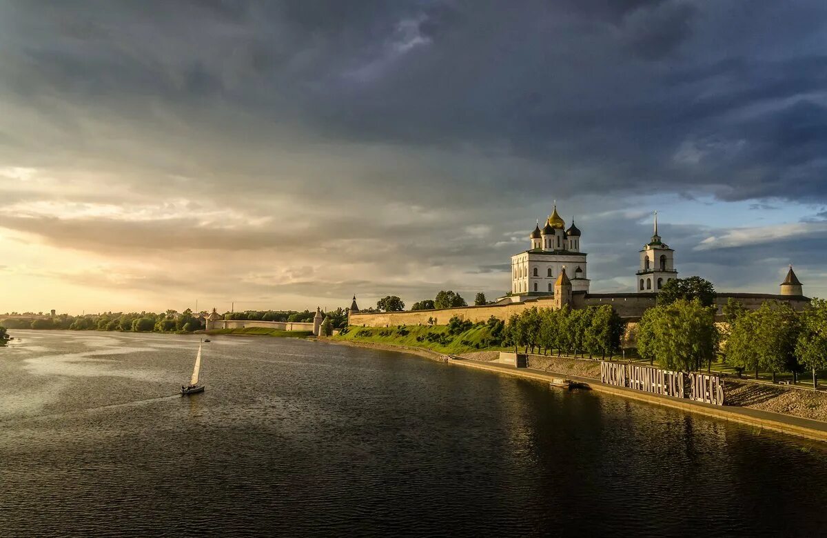 Псков река великая фото Легенды Пскова: Париж, спящая принцесса, кровожадные крокодилы - эти истории вы 