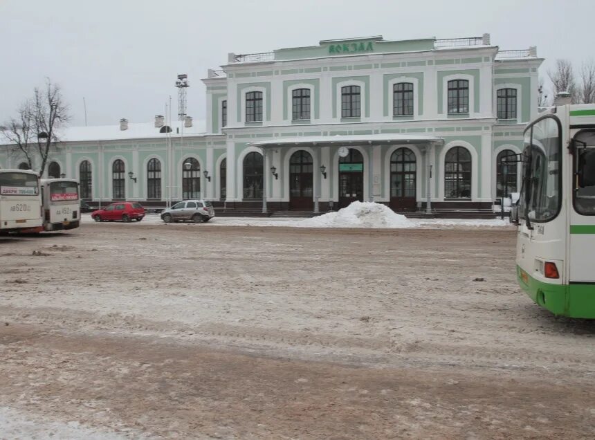 Псков вокзал фото Несколько парковочных зон благоустроят в Пскове / Псковская правда