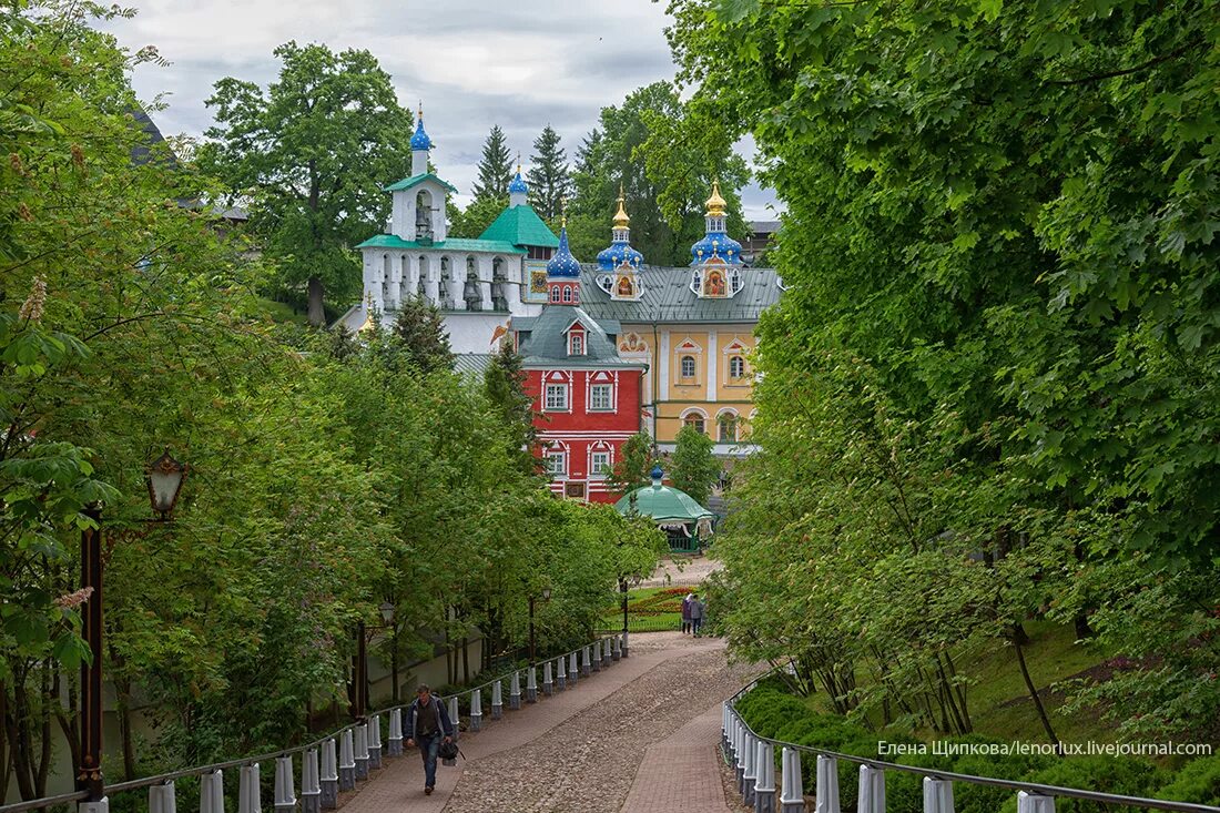 Псково печерский монастырь фото Псково-Печерский монастырь. Один из самых загадочных монастырей Руси - Телеканал