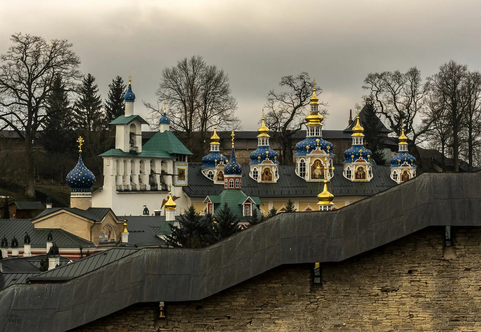 Псково печерский монастырь фото Представители Межведомственной комиссии по вопросам образования монашествующих п