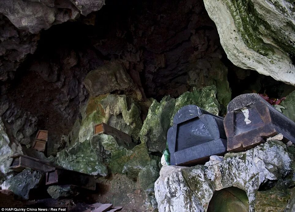 Псково печерский монастырь пещеры фото гробов монахов Anshun caves: The hundreds of thousands of wooden coffins left to rot away in Ch