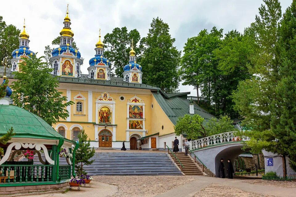 Псково печерский муж монастырь фото печоры Пушкинские горы возглавили рейтинг самых гостеприимных российских городов - КАК 