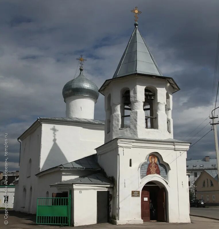 Псковская церковь фото Псков Церковь Покрова Пресвятой Богородицы от Торга Фотография