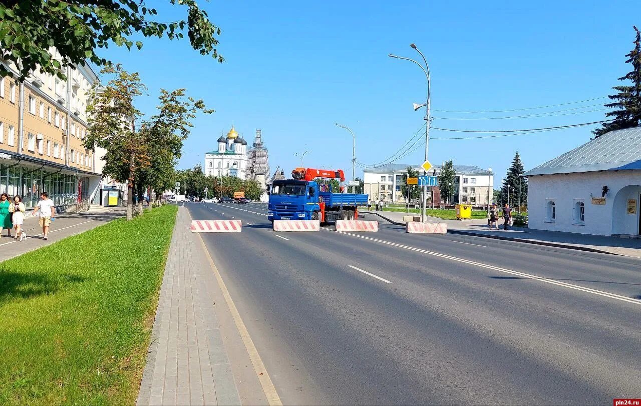 Псковские улицы фото В Пскове перекрыли центральные улицы для проведения праздничных мероприятий : Пс